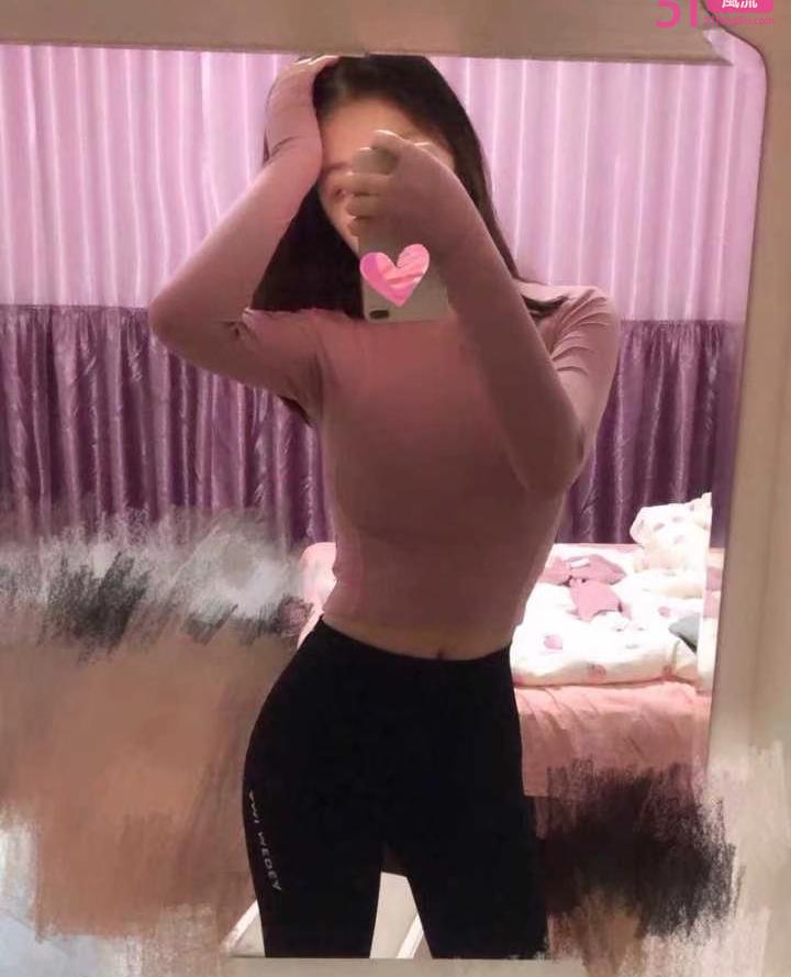 验证瑜伽教练爱星