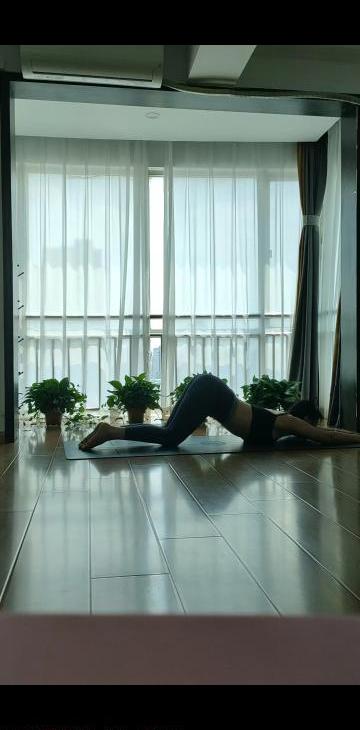 性感的长腿大胸姐姐