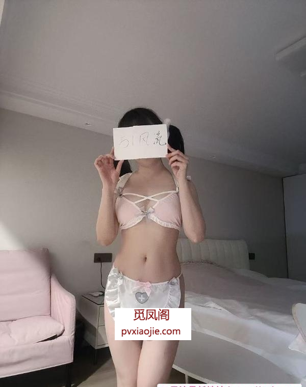 江宁童颜娇小的爱宝