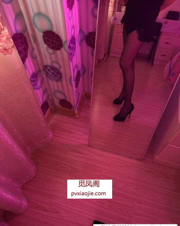 东北黑丝大长腿