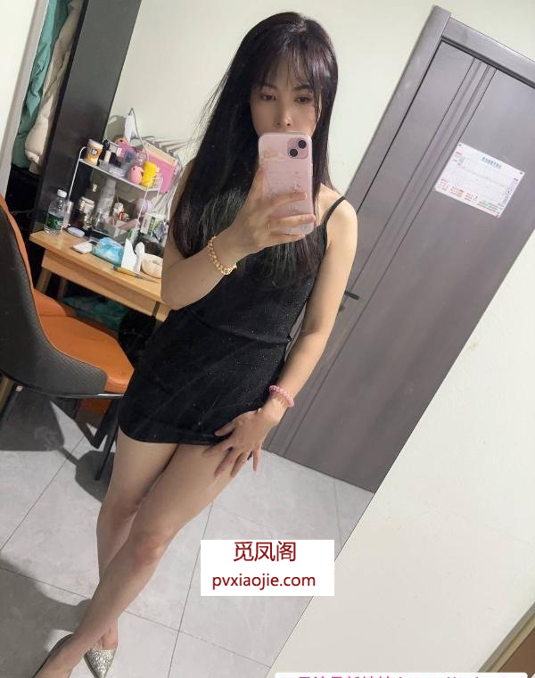 浦东白皙长腿丝足少妇