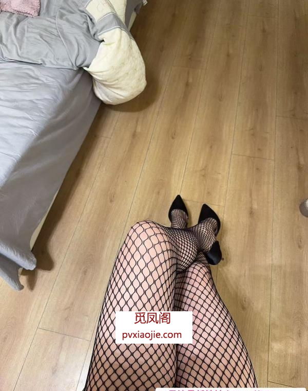 细腰长腿大胸妹