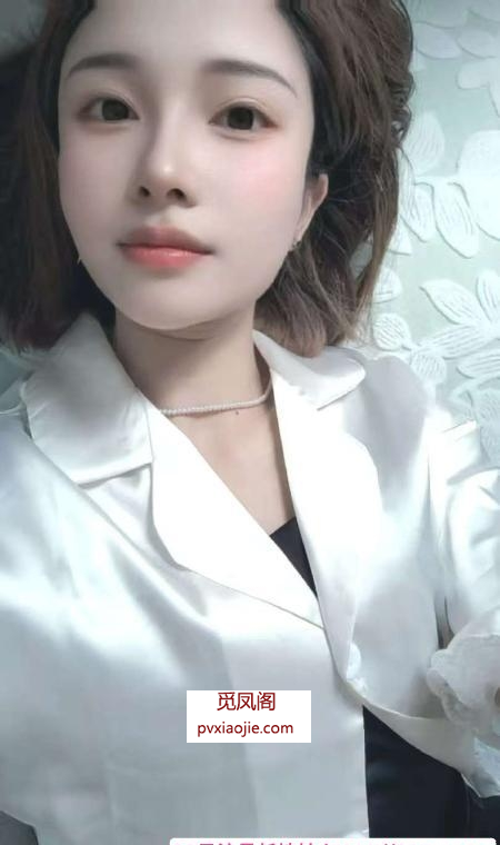 骨感的撩人美女