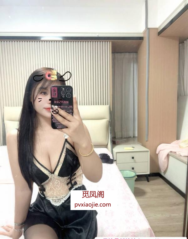 貌白丰满邻家小妹