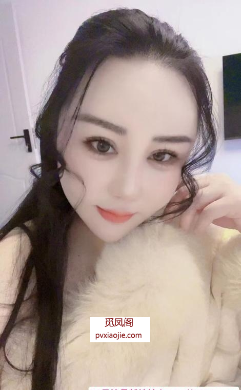 二刷大胸瑜伽苹果姐姐