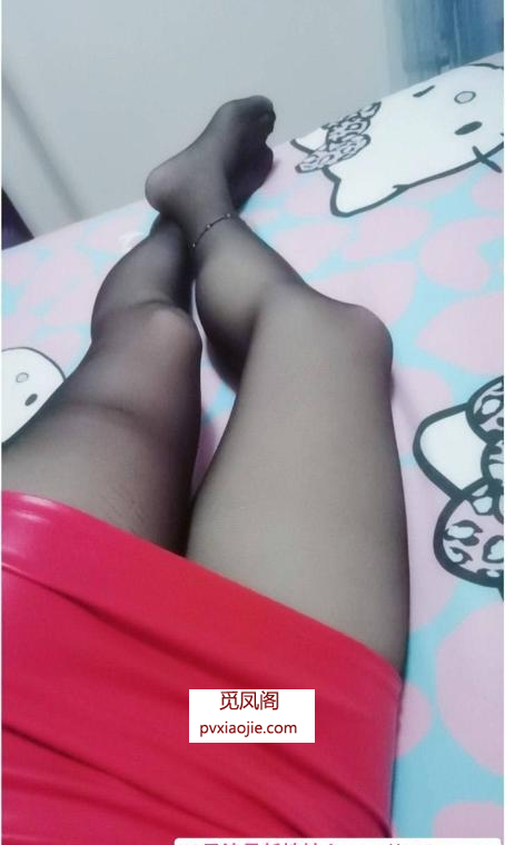 白云风骚黑丝熟女