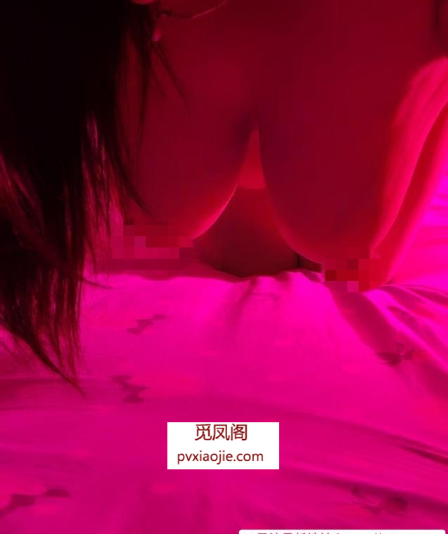 秦淮夫子庙巨乳少妇