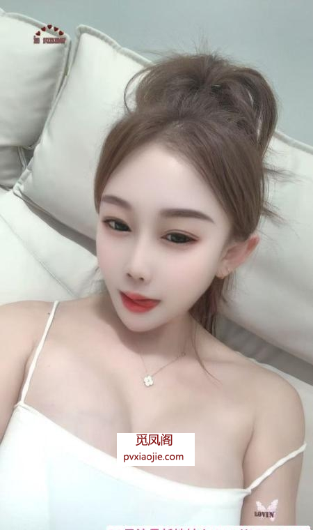 肤白貌美大胸妹