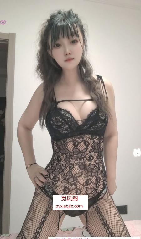 临平大波翘臀骚货