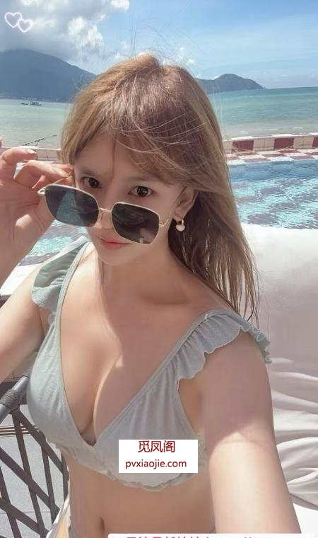 肤白颜值诗诗老师