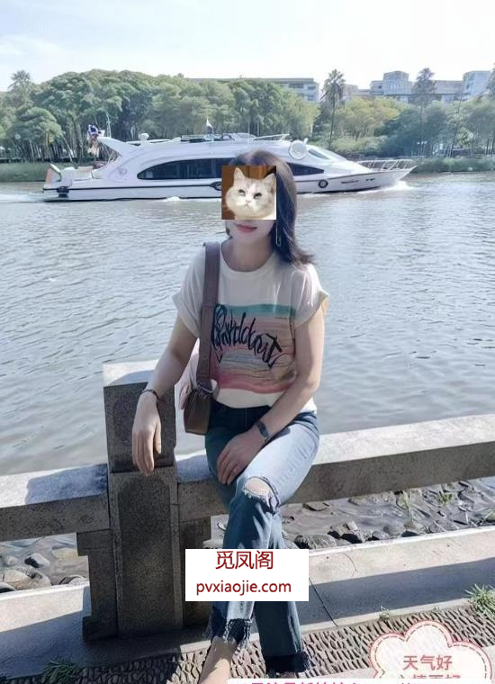 新吴性感诱惑小姐姐