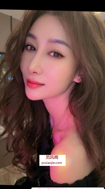 身材高挑大胸老师