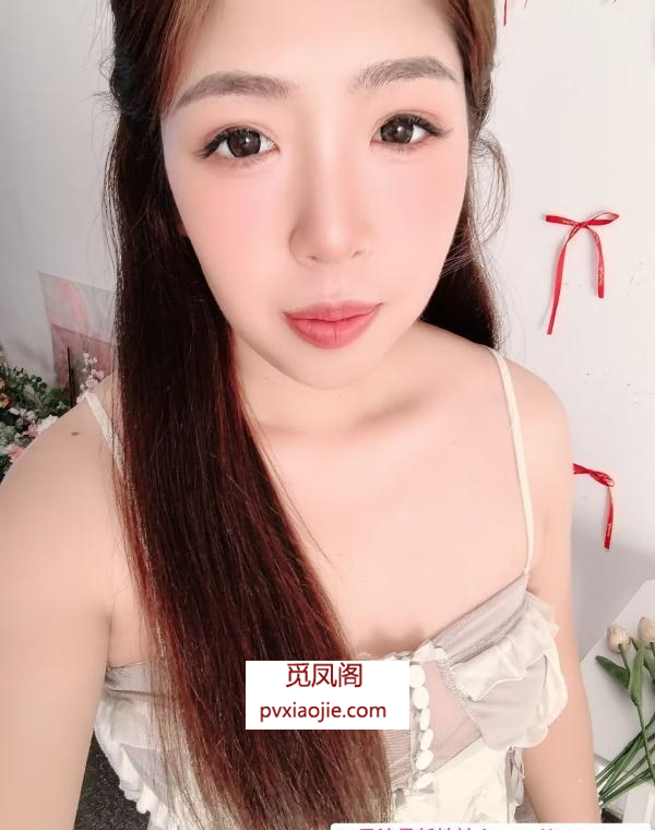 美胸小骚妇