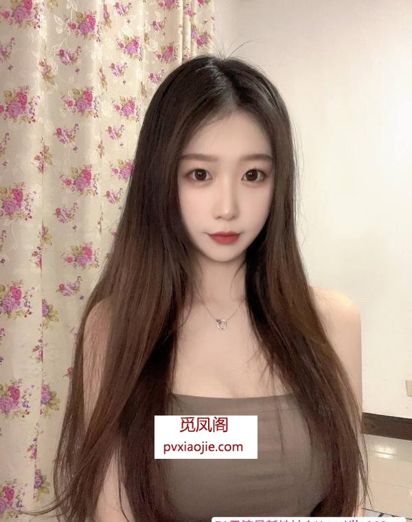 武汉三点粉一线天萌妹