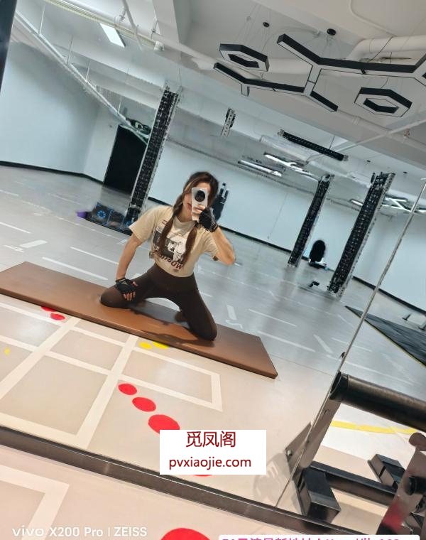 滘口大胸少妇淡淡