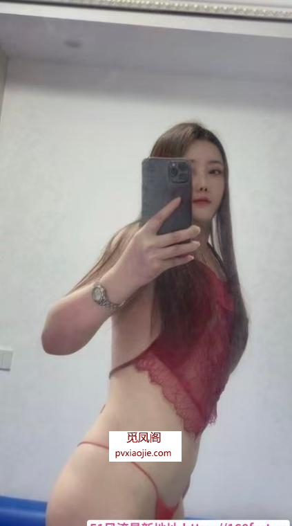 大胸服务小少妇