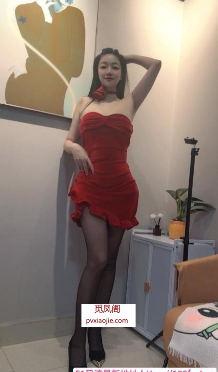 红衣舞娘