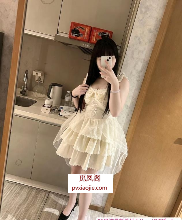 一线天小胖妹